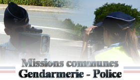 Photo d'un gendarme et d'un policier sur le terrain illustrant la rubrique des Missions communes de la Gendarmerie et la Police.